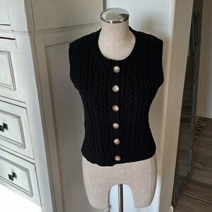 Evereve M Davina cable knit sweater vest